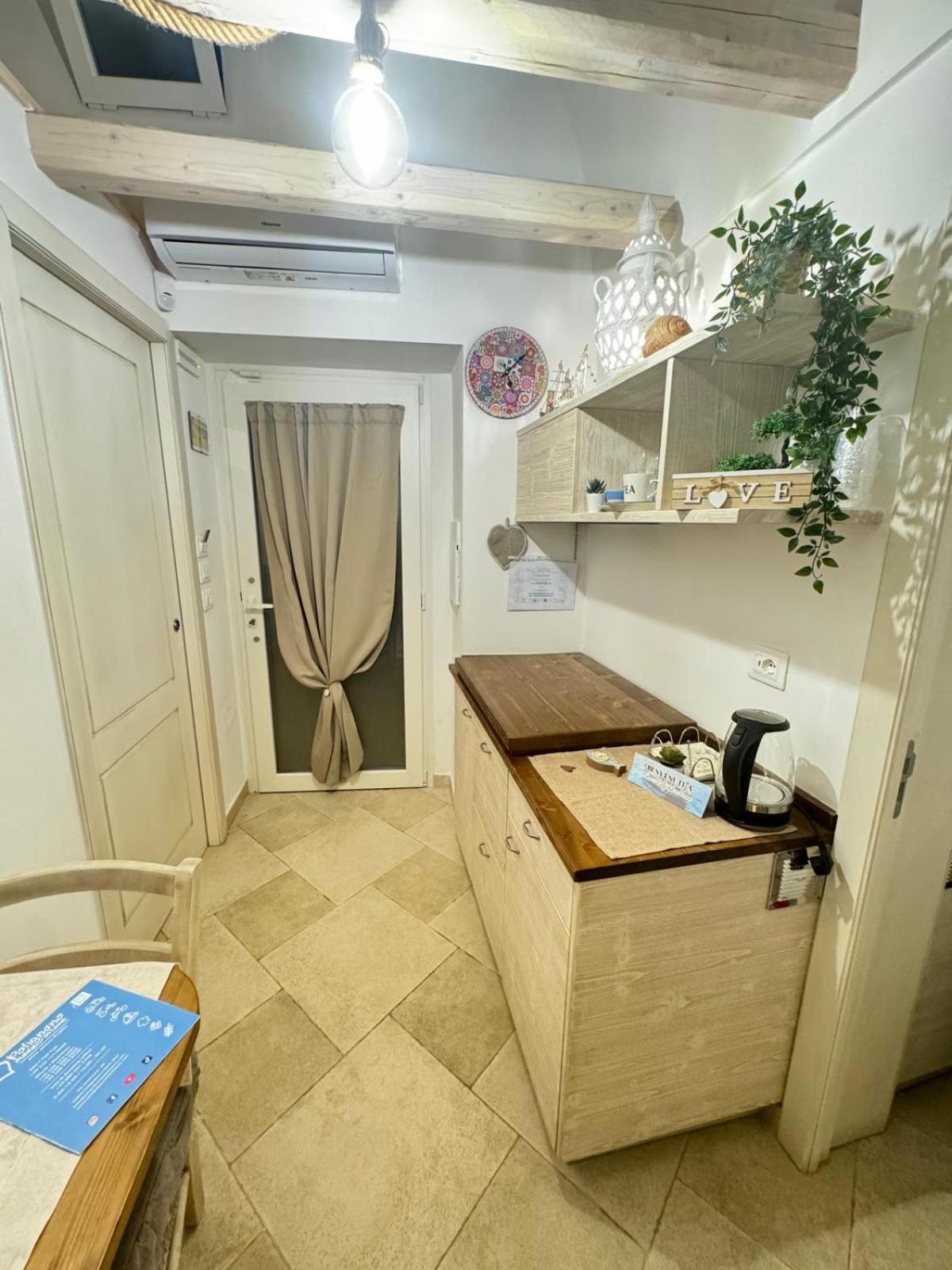 Bed and Breakfast Le Ninfe Del Mare Полиньяно-а-Маре Экстерьер фото
